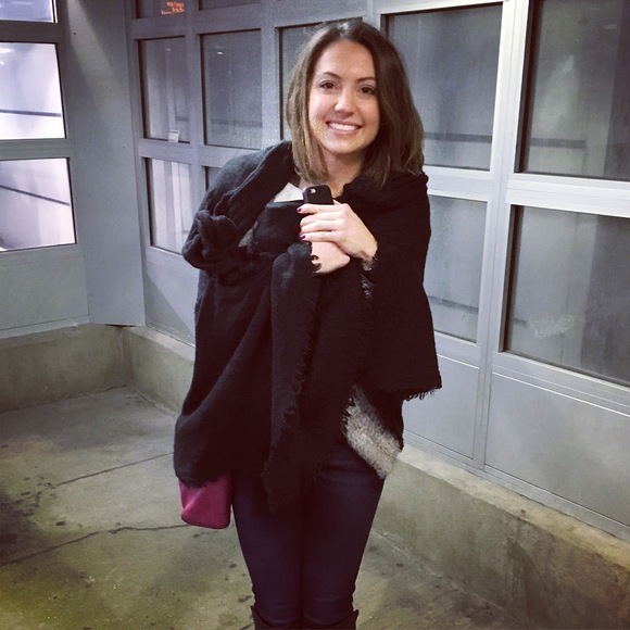 Meet your Posher, Emily - Picture 1 of 1